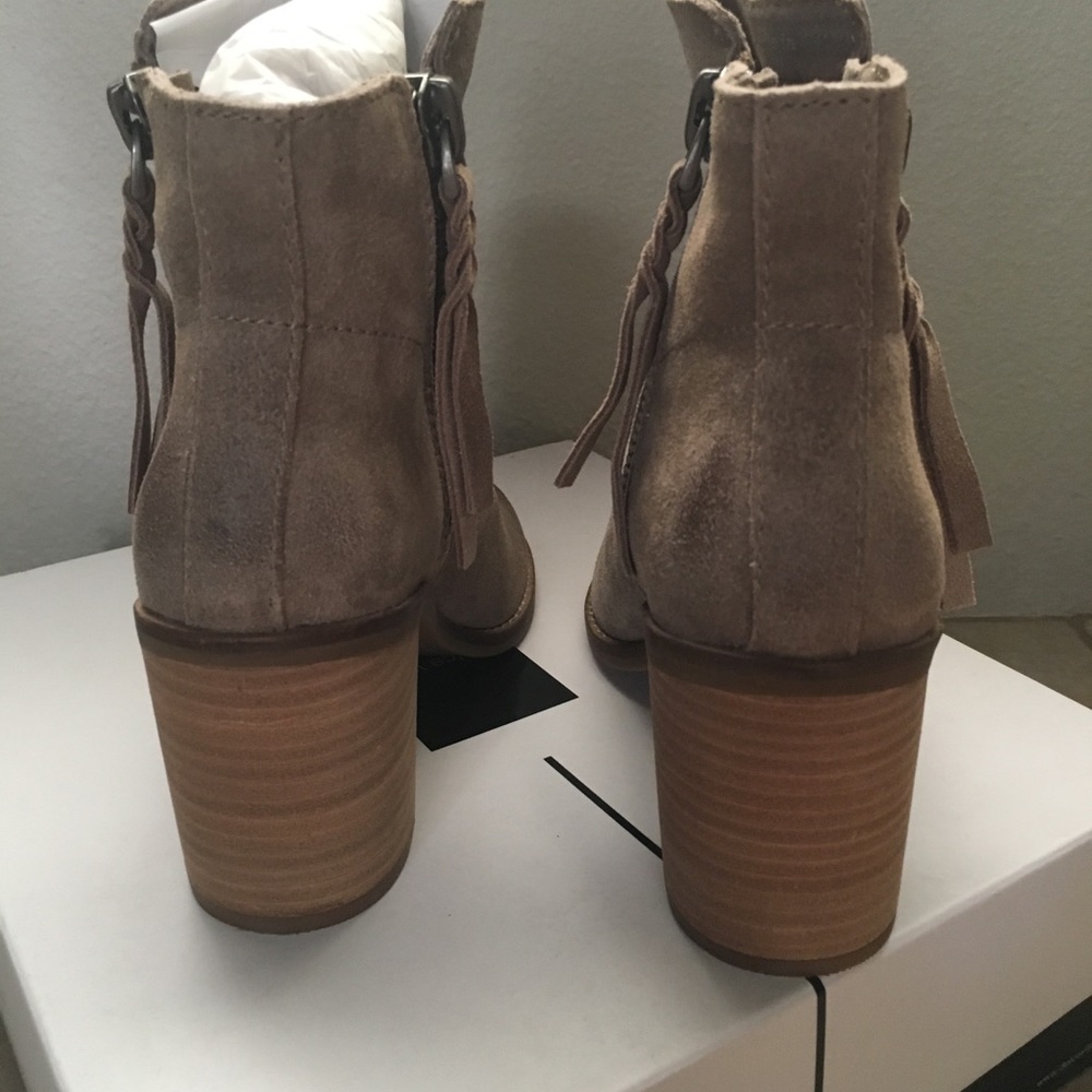 🆕Dolce Vita Lanie Tan Suede Block Heel Ankle Boot - Picture 7 of 8